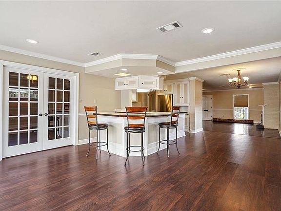 4th image of 1901 Neyrey Dr