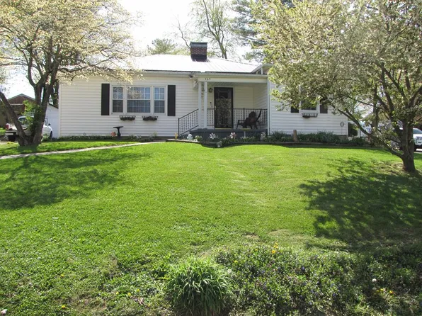 465 S 10th St, Wytheville, VA 24382
