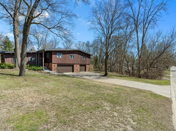 2792 Helen St N, North Saint Paul, MN 55109