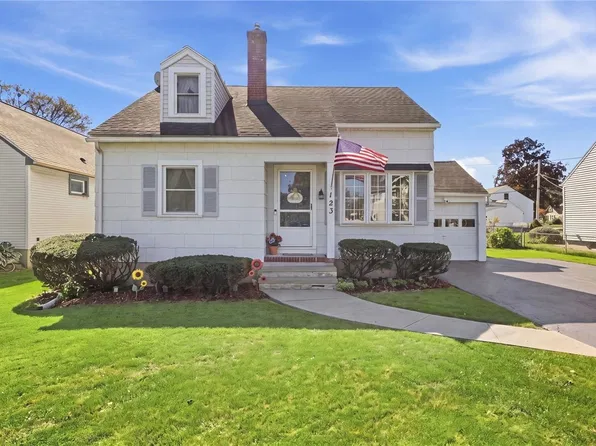 123 Chesterton Rd, Rochester, NY 14626