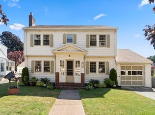 21 Canterbury Rd, Marblehead, MA 01945