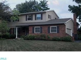 1395 Windham Rd, Upper Arlington, OH 43220