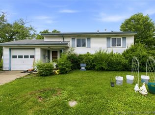 702 Cherokee Dr, New Albany, IN 47150