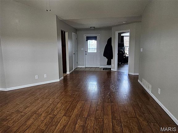 5th image of 14260 Howard Ln