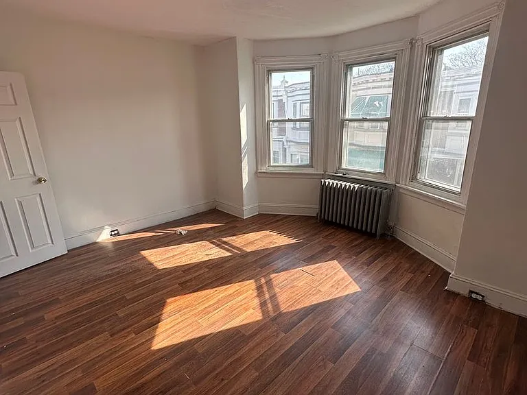 4214 N Darien St — Photo 11