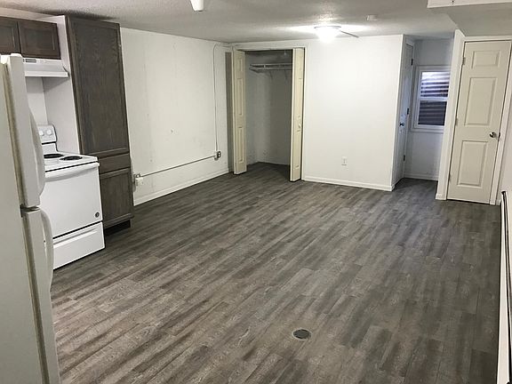 3rd image of 10520 Highland Ave