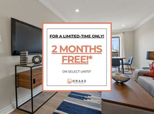 233 Mohawk Rd E #8, Hamilton, ON L9A 2H5