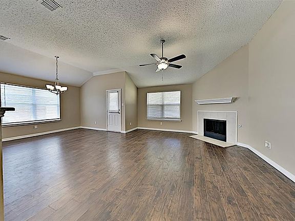 4th image of 11000 Fawn Valley Dr