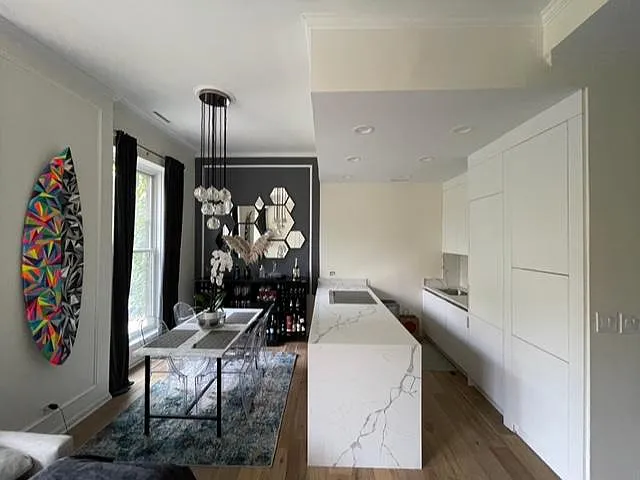 104 W Oak St #2W — Photo 4