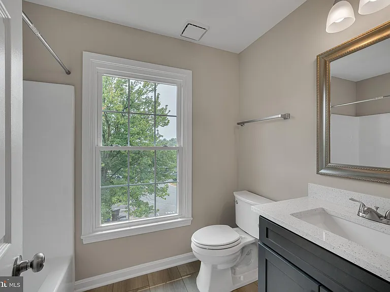 8101 Chelaberry Ct — Photo 19