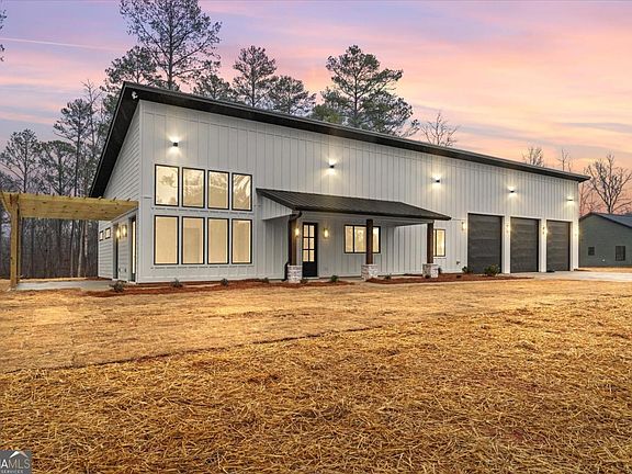 3rd image of 419 Lively Rd