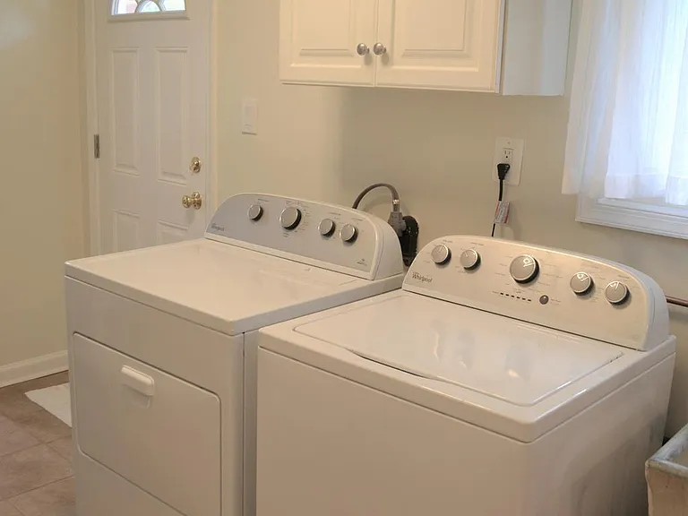 3809 Whispering Ln — Photo 38