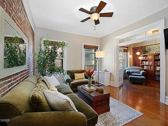 2nd image of 170 W 89th St APT 5A
