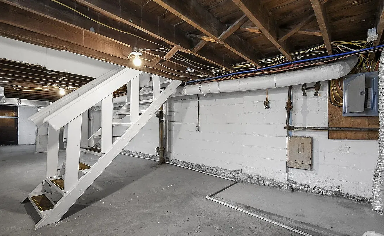 1701 Kent Street - 1 — Photo 4