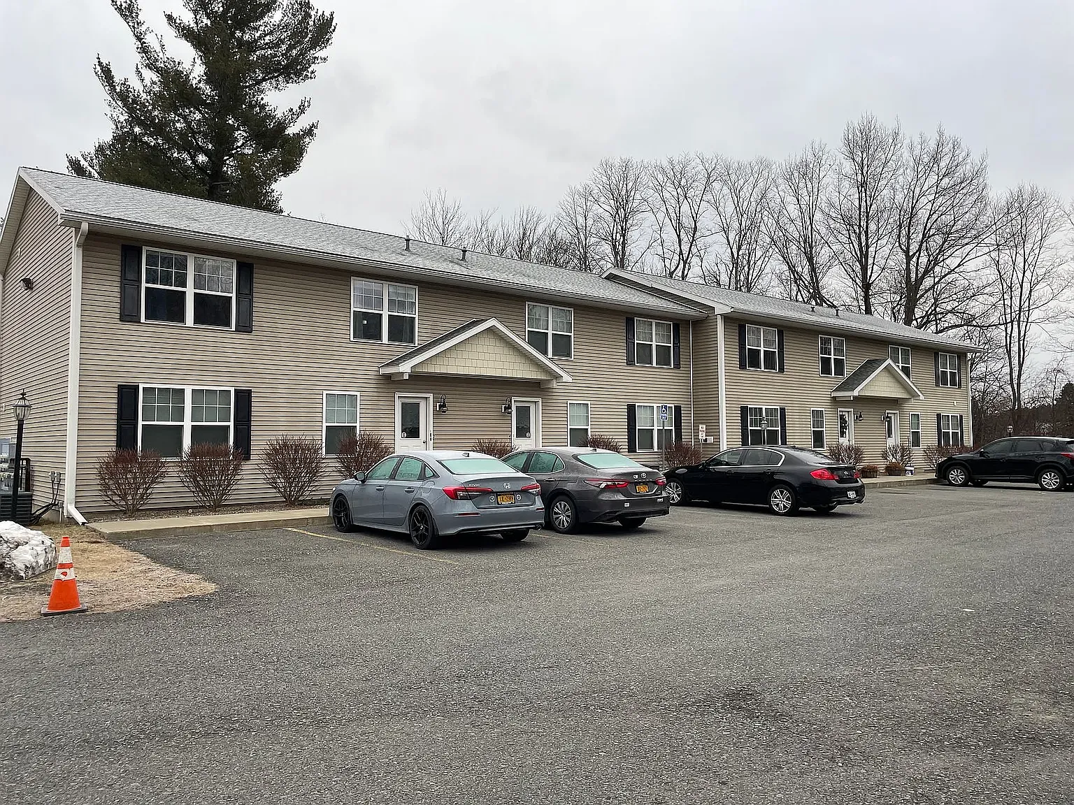 2 bed, 900 sqft, $1,550 — Photo 1