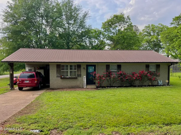 38 Elm St, Potts Camp, MS 38659