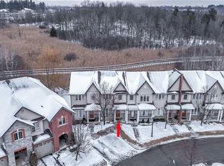 105 Liddycoat Ln, Hamilton, ON L9G 0A7