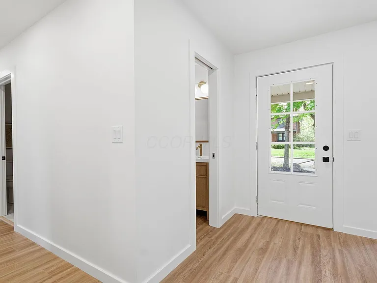 322 Arden Rd — Photo 2