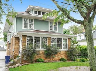 630 Gladstone Dr SE, Grand Rapids, MI 49506