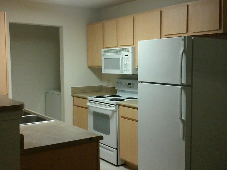306 S Timberridge Dr — Photo 2