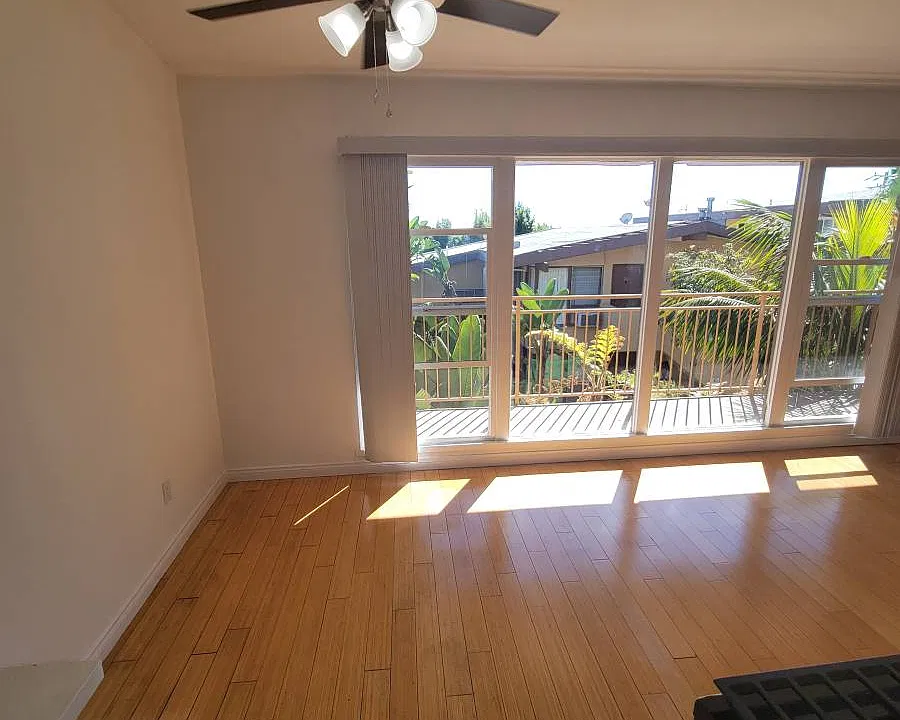 1326 N Flores Ave #20