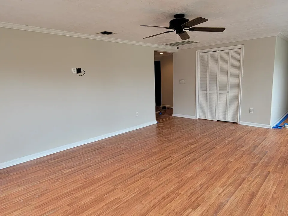2750 W Sale Rd