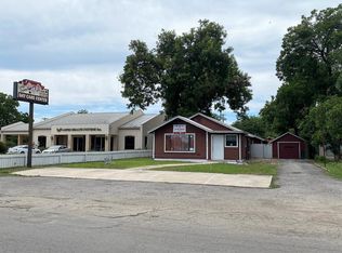 710 E Main St, Uvalde, TX 78801