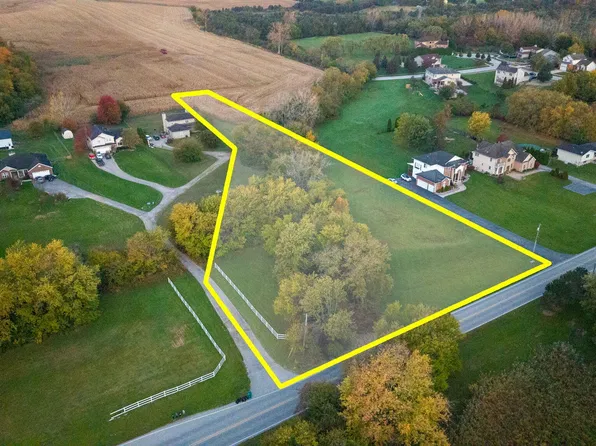 10016 Randolph St, Crown Pt, IN 46307