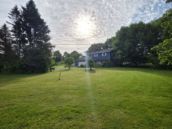 22948 N Uldriks Dr, Battle Creek, MI 49017