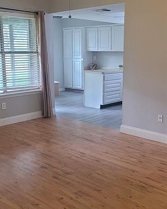 4th image of 5219 Smokey River Dr