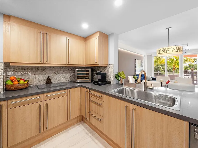 226 Ocean Dr #3C — Photo 14