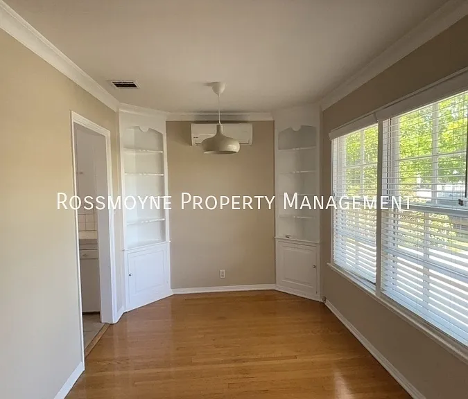 4413 Ledge Ave — Photo 3