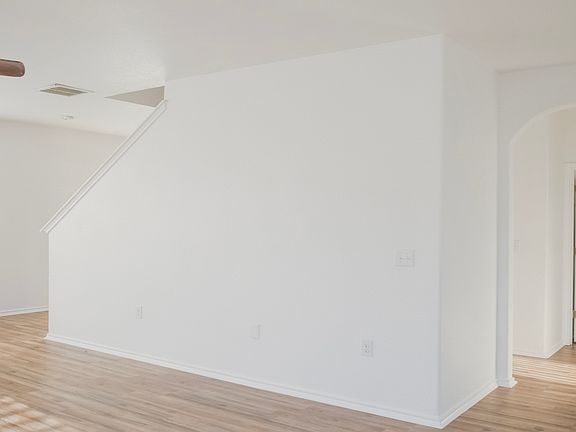 5th image of 8823 Mission Brk