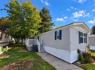 28 W Manor St #28B, Oxford, MI 48371