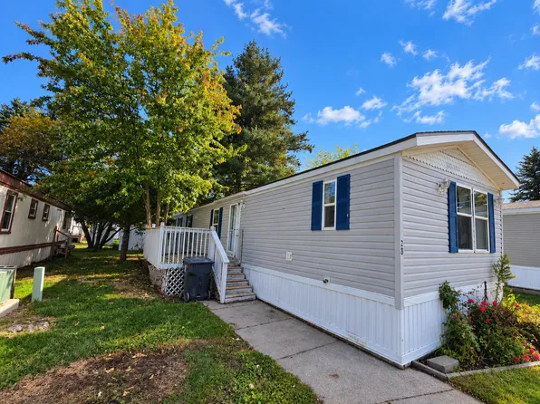 28 W Manor St #28B, Oxford, MI 48371