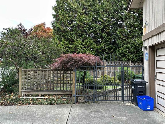 3rd image of 9360 Parksville Dr