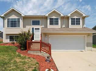 725 Sunridge Dr, Carlisle, IA 50047