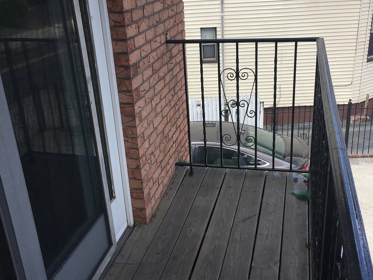 3 bed, 1300 sqft, $3,500 — Photo 3