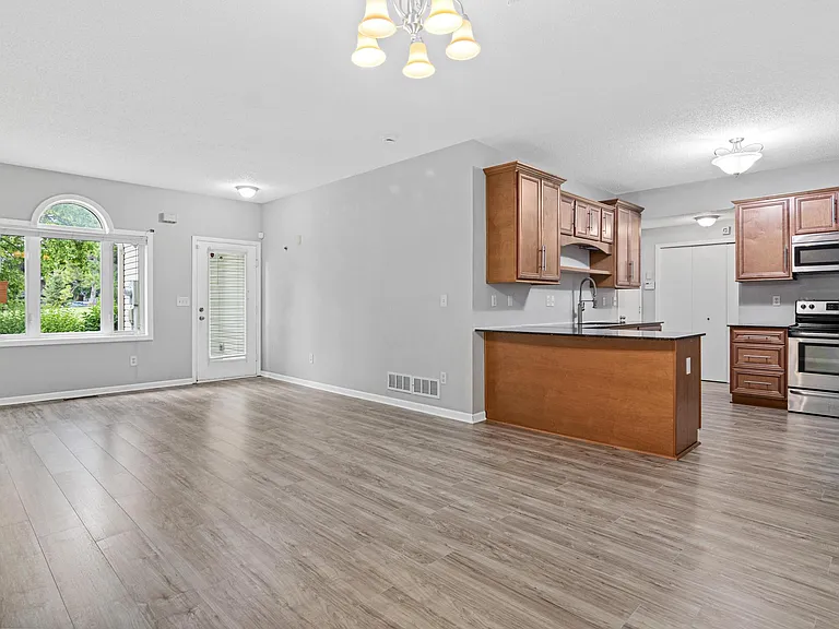 1234 Crystal Pl E — Photo 13