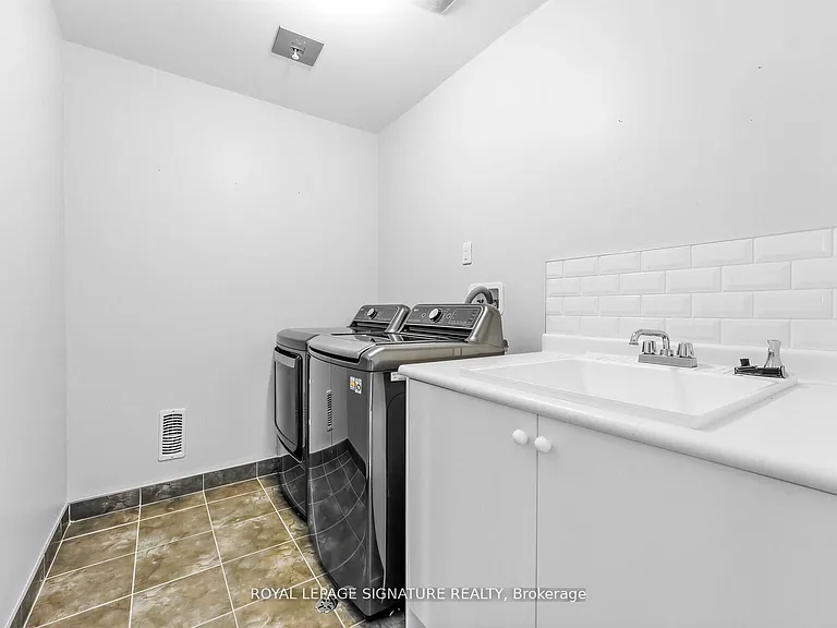 534 Stream Cres — Photo 16