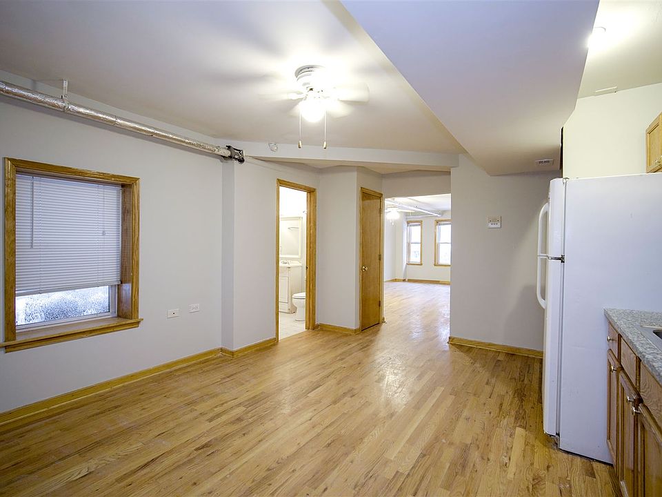 2625 N Ridgway Gdn Kitchen-LR