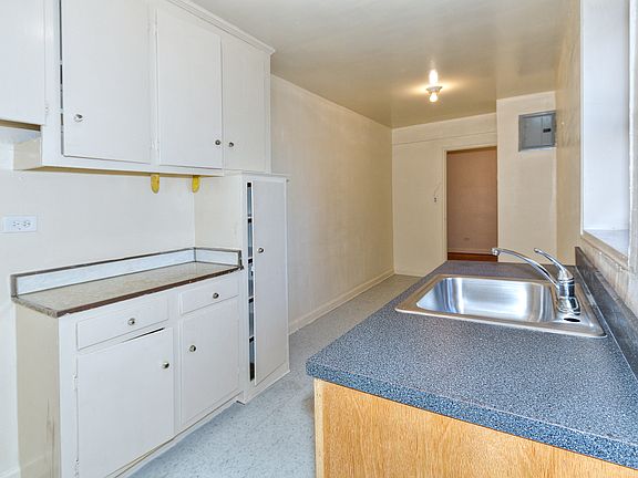 3rd image of 10 East 43rd St #6A