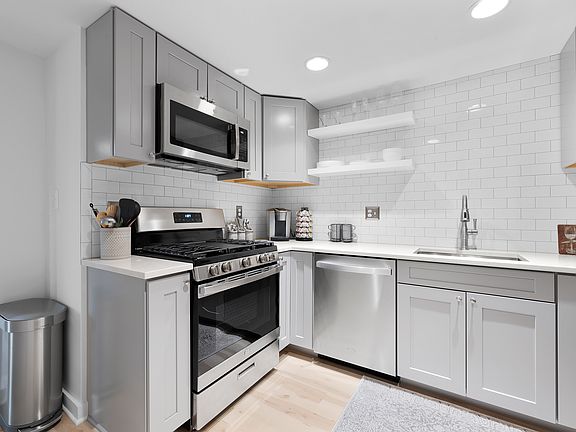 2nd image of 208 Beechwood Dr