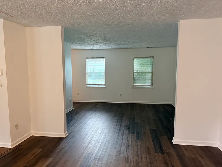 3203 Forrestal Dr — Photo 7