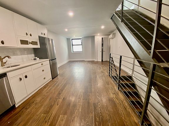 3rd image of 489 Washington Ave #1Q