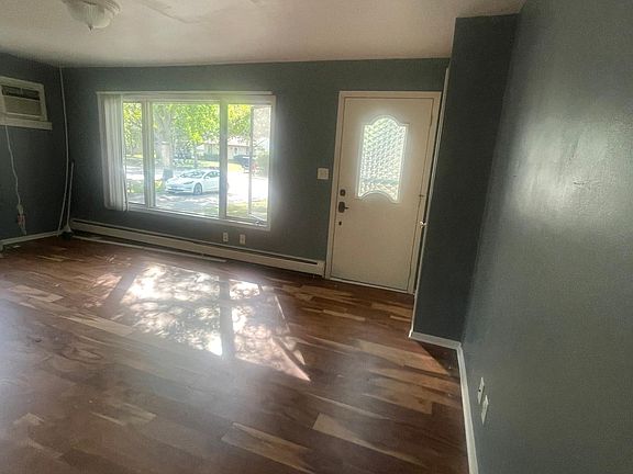 4th image of 9415 Bataan St NE