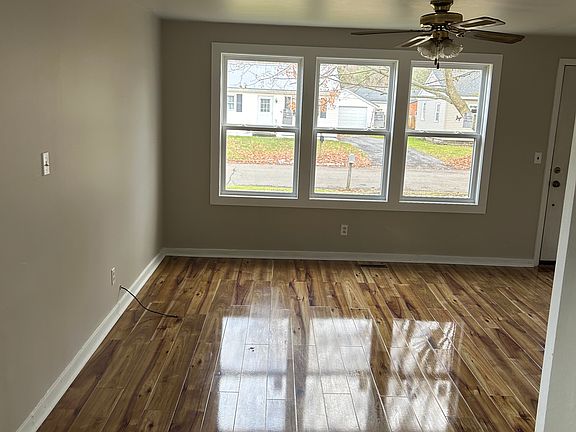 2nd image of 24-26 Redwood Ave #1