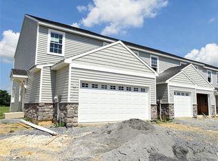 323 Cedar Holw, Lititz, PA 17545