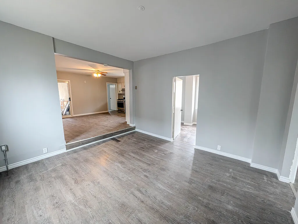 Building Photo - 53 Vine St S #1