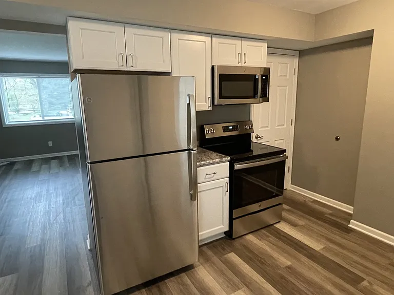 723 Tyler St NE — Photo 4